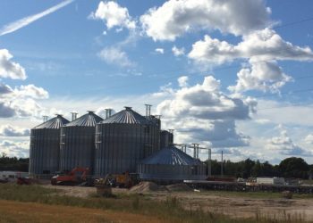 Imavere õlikultuuride töötlemise tehas mullu augustis. Investeerimisfond tooks raha maaettevõtlusse. Foto Heli Lehtsaar-Karma