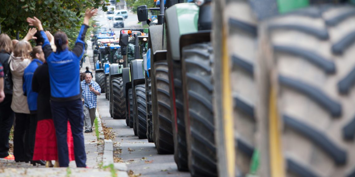 Üleminekutoetuste osas kutsus EPKK kokku nõukogu kohtumise. Pildil põllumeeste streik 16. septembril 2015 Toompeal. Foto: Julia-Maria Linna