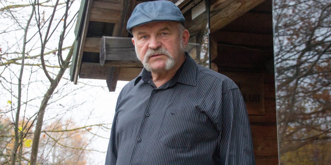 Raivo Musting on rahul ja uhke, et poeg Ole võttis üle tema elutöö – Külmsoo talu juhtimise. Foto: Sander Silm