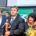 Aasta põllumees 2019 Voore Farmi juht Indrek Klammer koos poeg Henriku ning abikaasa Tiinaga. Foto: Scanpix/Sander Ilves