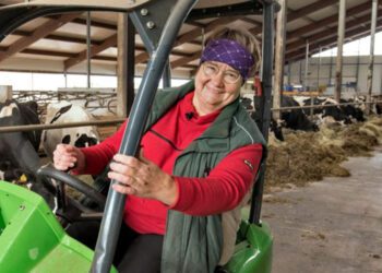 Aasta põllumehe tiitlile oodatakse kandideerima naisi. Foto: Sven Arbet / Maaleht. Mätiku talu perenaine Helga Pikkmets osales 2019. aasta konkursil.