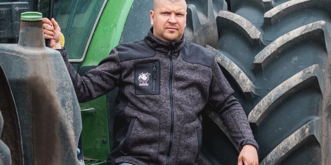 Asendustalunik Kalmer Galka on seda tööd teinud üle viie aasta. Talunike asendusteenistus. Foto: Tarmo Pihelgas