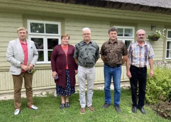 Eestimaa Talupidajate Keskliit sai uue nõukogu: pildil vasakult Ando Eelmaa, Marika Parv, Olavy Sülla, Jaan Kiider, Kalle Hamburg. Foto: Taluliit