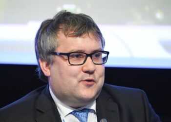 Eesti Põllumajandus-Kaubanduskoja juht Roomet Sõrmus valiti Euroopa põllumeeste katusorganisatsiooni COPA asepresidendiks. Ühise põllumajanduspoliitika tulevikuarutelude kolm dilemmat. Radikaalne taimekaitsepoliitika. Foto: EPKK