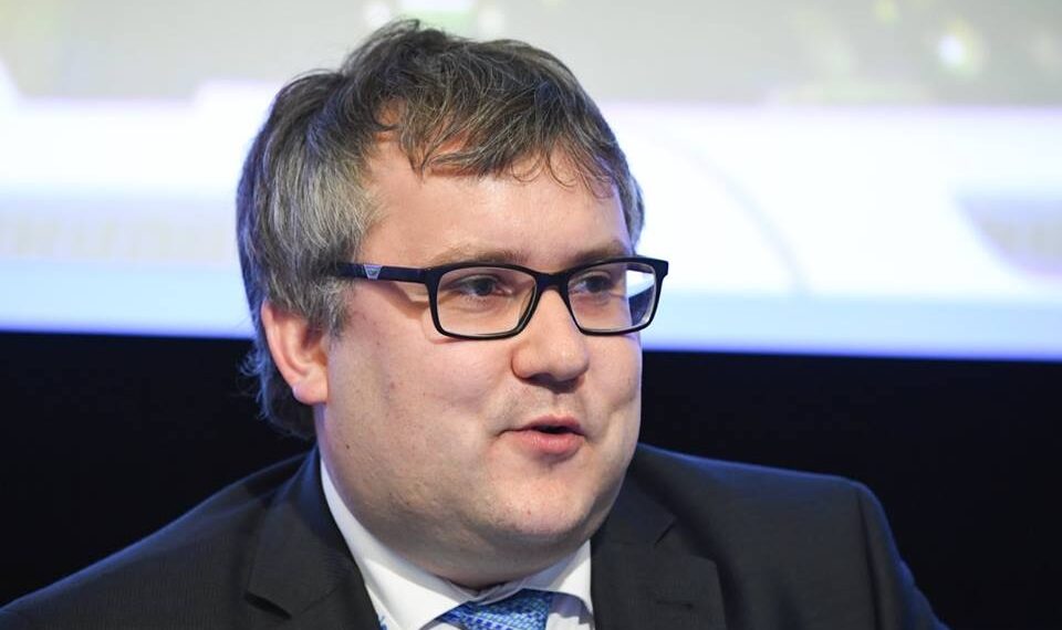 Eesti Põllumajandus-Kaubanduskoja juht Roomet Sõrmus valiti Euroopa põllumeeste katusorganisatsiooni COPA asepresidendiks. Ühise põllumajanduspoliitika tulevikuarutelude kolm dilemmat. Radikaalne taimekaitsepoliitika. Foto: EPKK