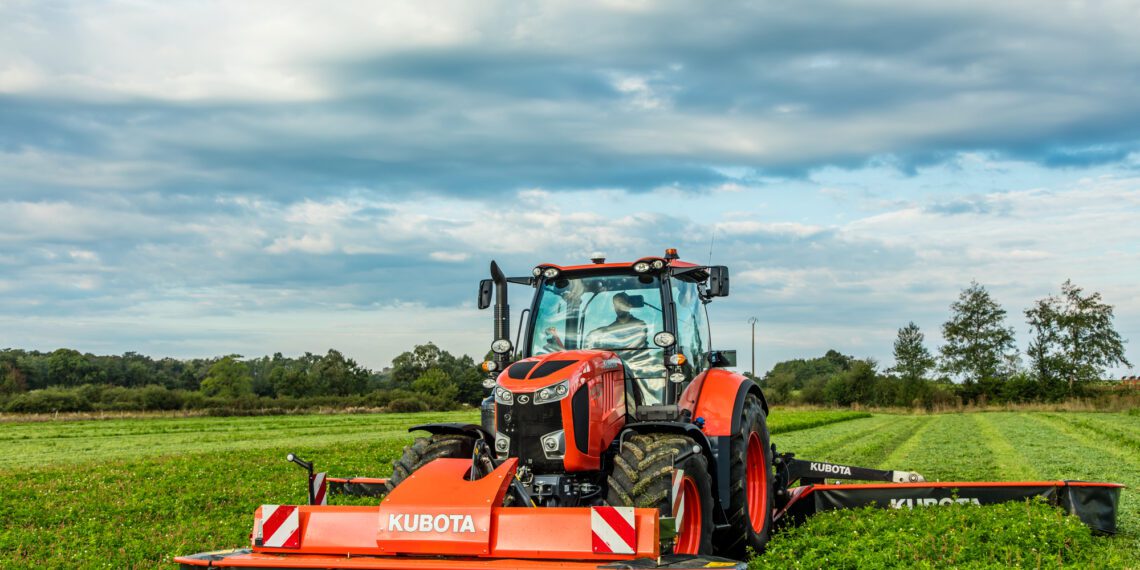 Kubota. M7001 Grass Mower Butterfly