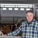 2021. aasta parima piimakarjakasvataja aunimetuse pälvinud Tõnu Vreimann majandab teaduse ja talupojamõistuse abil Kõpu PM OÜ-s. Foto: Kenno Soo / Ekspress Meedia