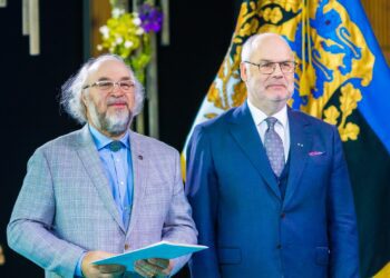 Ants Aaman võttis tänavu 22. juunil president Alar Kariselt vastu Valgetähe IV klassi teenetemärgi. Foto: Vabariigi Presidendi Kantselei/Arno Mikkor