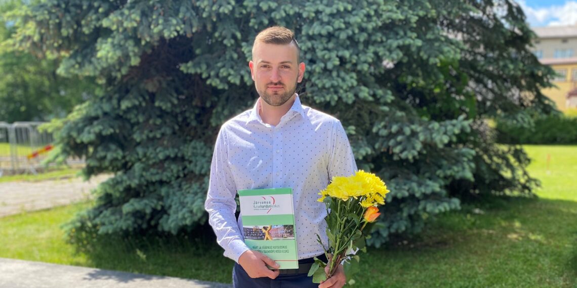 Kutse taotlemine annab märku teadmistest ja kogemustest. Siim Albert lõpetas juunis Järvamaa Kutsehariduskeskuses edukalt taimekasvatuse eriala ja sai neljanda taseme kutsetunnistuse. Omandatud haridust peab ta väga praktiliseks. Foto: erakogu