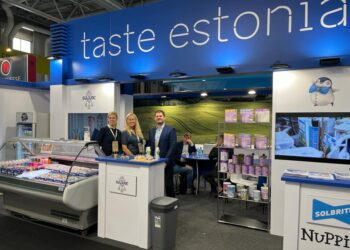 Eesti Põllumajandus-Kaubanduskoda korraldas Eesti toidutootjate ühise osalemise messil SIAL. Koja kaudu osaleb messil 15 Eesti ettevõtet. Saaremaa Delifood OÜ Pariisi messil. Foto: EPKK