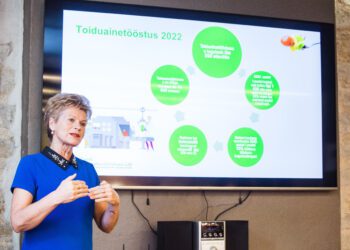 Algas traditsiooniline avatud toidutööstuste nädal, mille raames tutvustavad Eesti toidutootjad tarbijatele oma igapäevatööd. Fotol Eesti Toiduainetööstuse Liidu juhataja Sirje Potisepp. Foto: Raul Mee