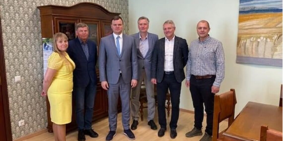 EPKK nõukogu liikmed: Mirjam Pikkmets, Jaak Läänemets, Jaanus Marrandi, Jaanus Põldma ja juhatuse liige Ants Noot kohtusid regionaalministri Madis Kallasega.