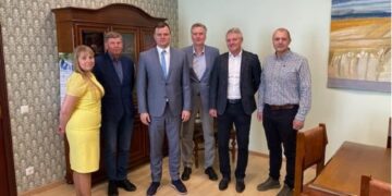 EPKK nõukogu liikmed: Mirjam Pikkmets, Jaak Läänemets, Jaanus Marrandi, Jaanus Põldma ja juhatuse liige Ants Noot kohtusid regionaalministri Madis Kallasega.