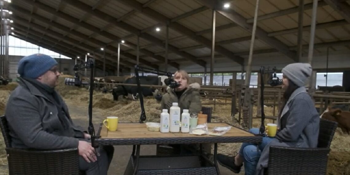 "Moodne talu" episood 4 on meid toonud Pärnumaale Mätiku tallu kus vestleme talu perenaise Mirjam Pikkmetsaga. Antud episoodis on meiega liitunud ka kaassaatejuht kelleks on Eesti Põllumajandus- ja Kaubanduskoda juht Roomet Sõrmus.