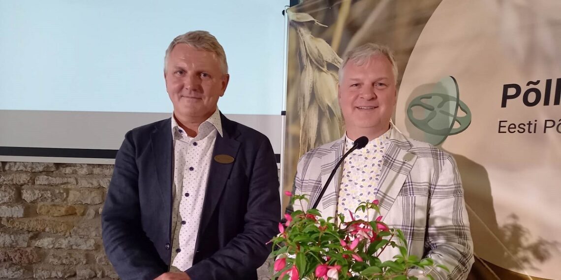 Põllumajandussektor Vihulas: sektori võimekus peab säilima. EPKK nõukogu esimees Sivar Irval Ja juhatuse esimees Ants Noot (vasakul) kuulutasid koosoleku lõppenuks. Foto: J. Nemvalts