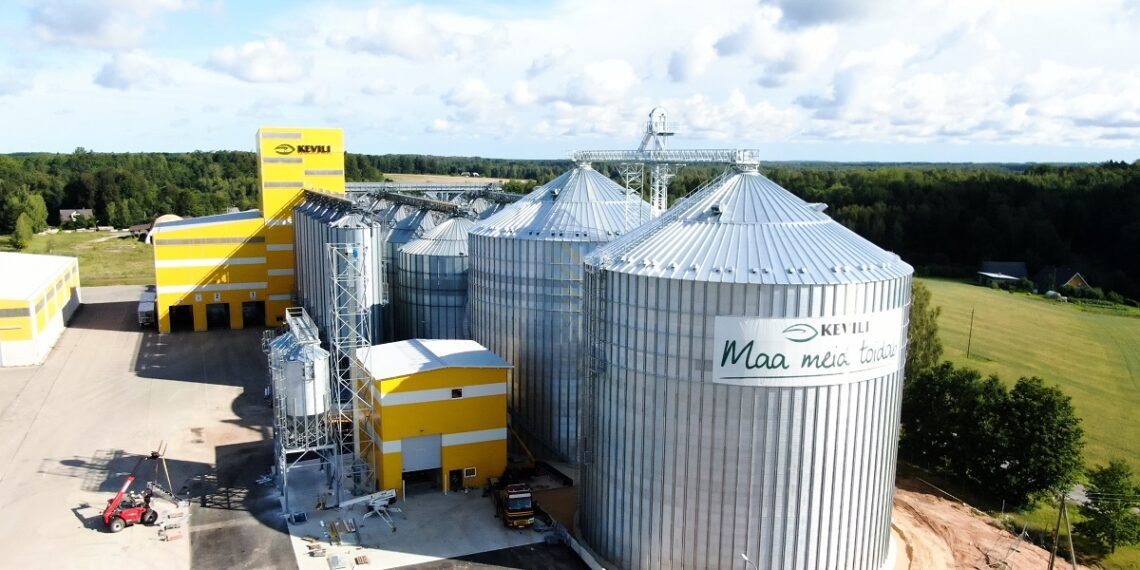Rõngus avati hiljuti vilja vastuvõtu laiendus koos kahe uue, kokku 32 000 m3 vilja mahutava punkermahutiga. Foto: Mart Matis