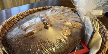 Tänavusest rukkisaagist küpsetatud uudseleib viiakse traditsiooniliselt presidendile. Foto: Vabariigi Presidendi Kantselei