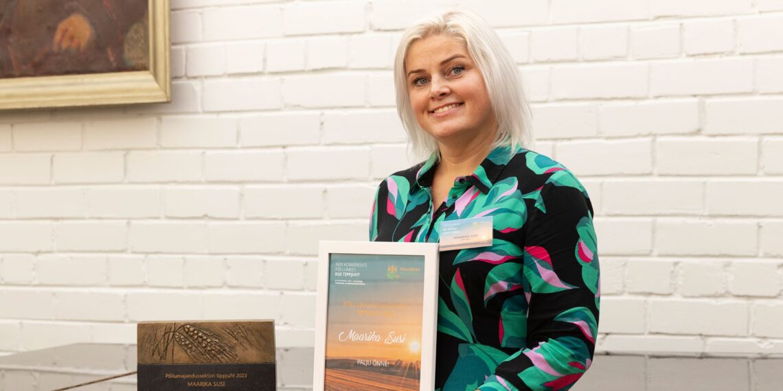 Olustvere Teenindus- ja Maamajanduskoolis septembri lõpus toimunud konverentsil pärjati Maarika Susi põllumajanduse tippjuhi tiitliga. Susi kinnitab, et põllumajandus on ülimalt huvitav ala ja rutiini ei teki kunagi. Foto: Oleg Hartsenko