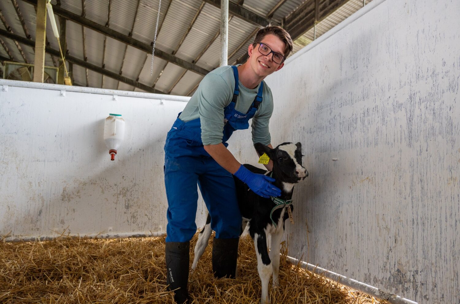 Matis Pääslane rõhutab, et looma tervisele laotakse vundament titeeas. Foto: Toomas Teder