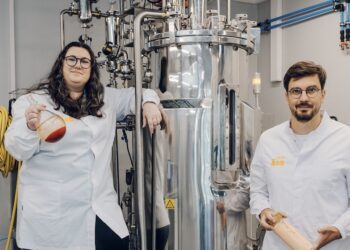 Maaelu Teadmuskeskuse (METK) innovatsiooniteenistus on pühendunud sellele, et põllu- ja maamajanduse valdkonna teadmised, kogemused ja uuendused leviks. ÄIO Techi asutajad Nemailla Bonturi ja Petri-Jaan Lahtvee. Foto: Andrei Ozdoba