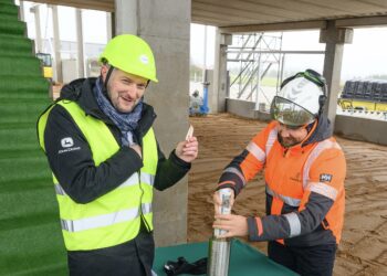 Wihuri uus maja Rakveres sai nurgakivi - John Deere'i esindust ehitab Savekate OÜ ja hoone valmib 2025. aasta suvel. Foto: Siim Vaikna