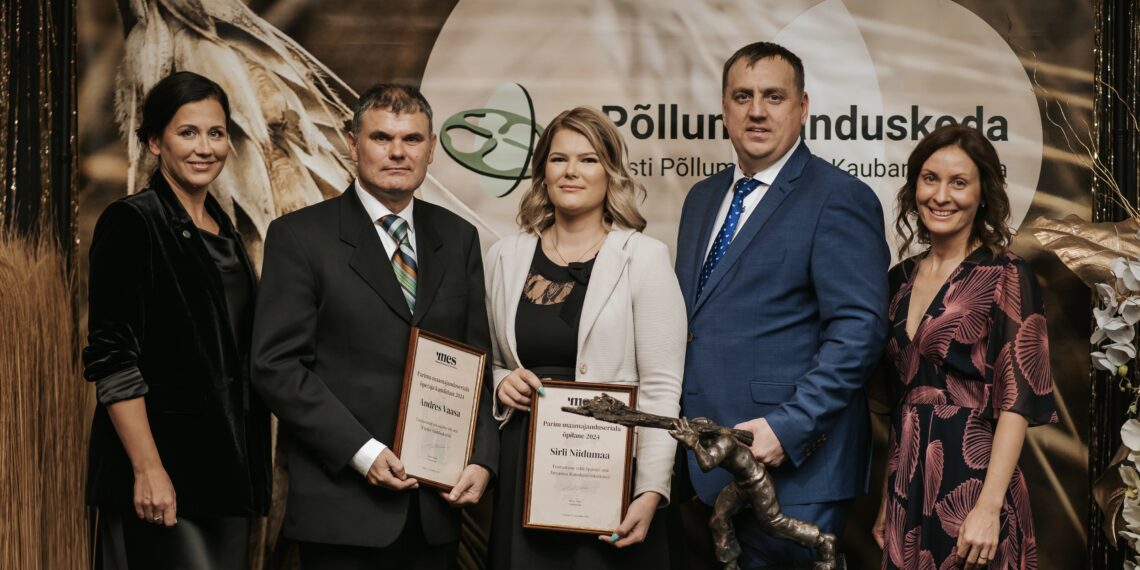 Fotol vasakul: Merja Madismäe (MES), parima maamajanduseriala õpetaja nominent Andres Vaasa, parim maamajanduseriala õpilane Sirli Niidumaa, parim taimekasvataja 2024 Rait Hallimäe, Eva Burm (MES). Foto: Silver Raidla