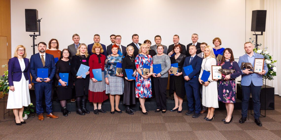 Ministeerium tänas valdkonna silmapaistvaid eestvedajaid. Foto: Raul Mee