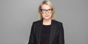 Ene Kärner pälvis Regionaal- ja Põllumajandusministeeriumilt hõbedase teenetemärgi. Foto: EPKK