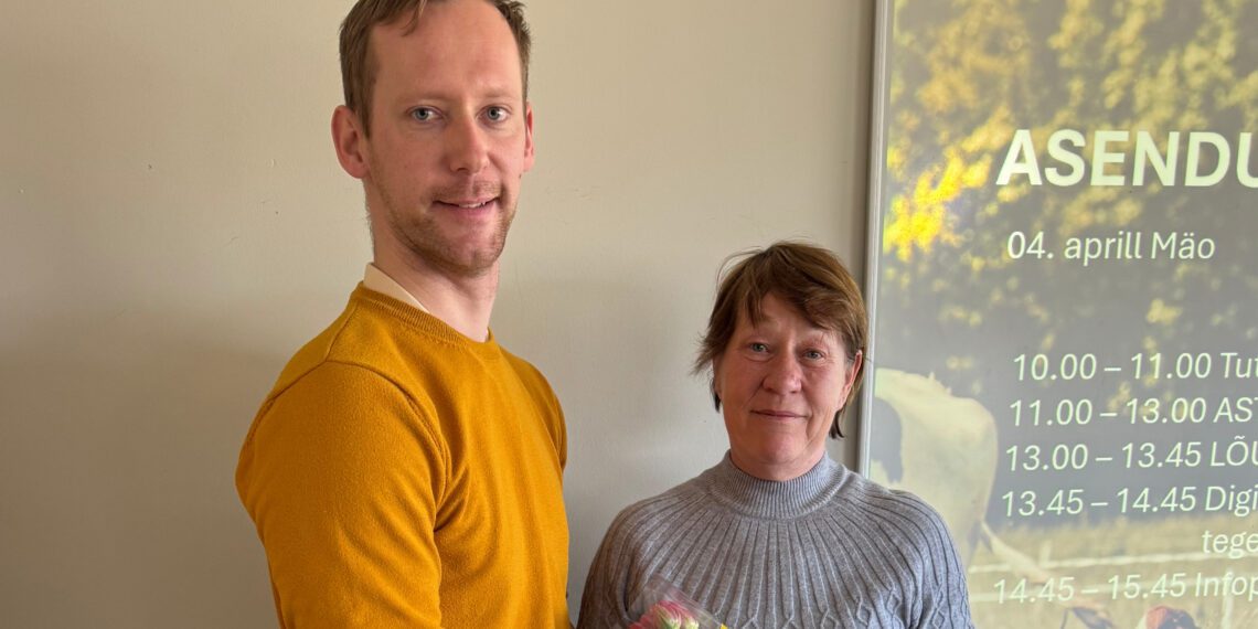 Eestimaa Talupidajate Keskliidu juht Karl Aru koos Laivi Luuriga, kes pälvis 2024. aasta parima asendustaluniku tiitli. Foto: taluliit