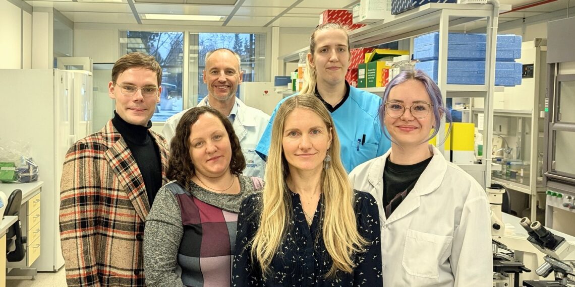 Osa Celvia CC mee-DNA väljatöötamise meeskonnast. Esiplaanil Kairi Raime