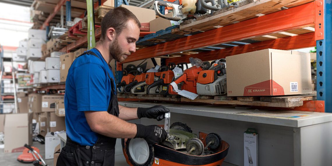 Olenemata sellest, kas olete professionaalne hooldustehnik või robotniiduki omanik, teadmine, mida vajate, aitab teil hoida oma seadet paljude aastate jooksul parimas korras.