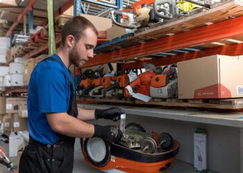 Olenemata sellest, kas olete professionaalne hooldustehnik või robotniiduki omanik, teadmine, mida vajate, aitab teil hoida oma seadet paljude aastate jooksul parimas korras.