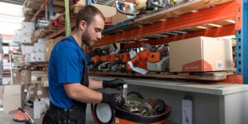 Olenemata sellest, kas olete professionaalne hooldustehnik või robotniiduki omanik, teadmine, mida vajate, aitab teil hoida oma seadet paljude aastate jooksul parimas korras.