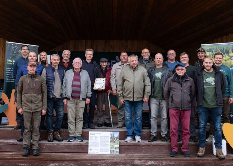 2025. aasta parimad metsamajandajad ühisfotol. Foto: Liisa Jõhvik