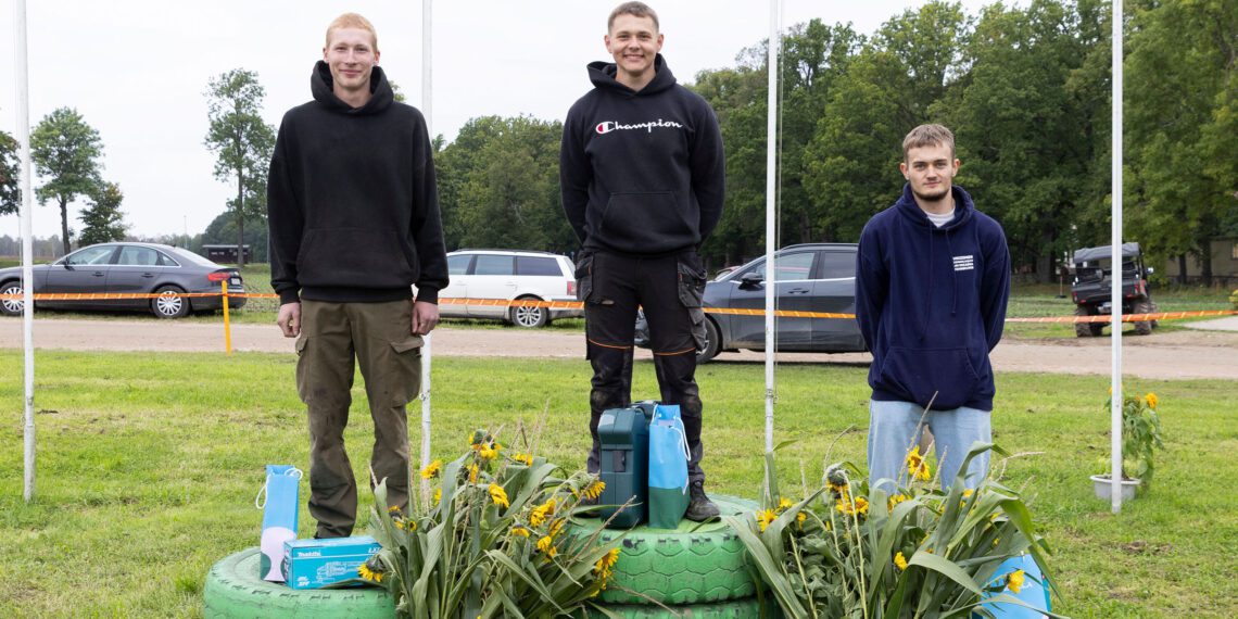 Esikoht Eduard Siim, (Olustvere Teenindus- ja Maamajanduskooli), teise ja kolmanda koha pälvisid Märt Kannel (Olustvere Teenindus- ja Maamajanduskool) ja Rudis Rudzgailis (Läti). Foto: Oleg Hartšenko