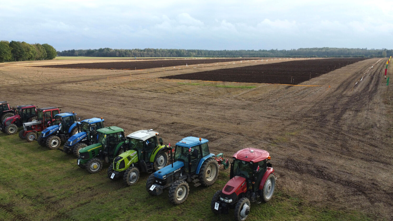 Olustveres toimunud 10. rahvusvahelised koolinoorte künnimeistrivõistlused. Fotod: Oleg Hartšenko
